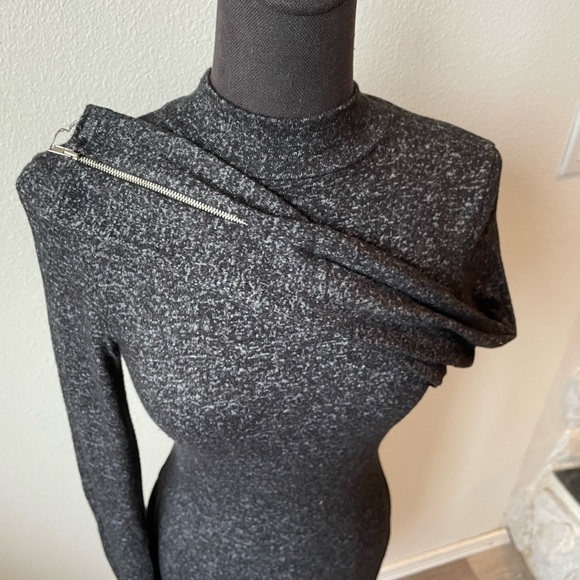 Fashion Nova Long Sleeved Super Flattering Dress with Zipper Sleeve Detail - Picture 5 of 8